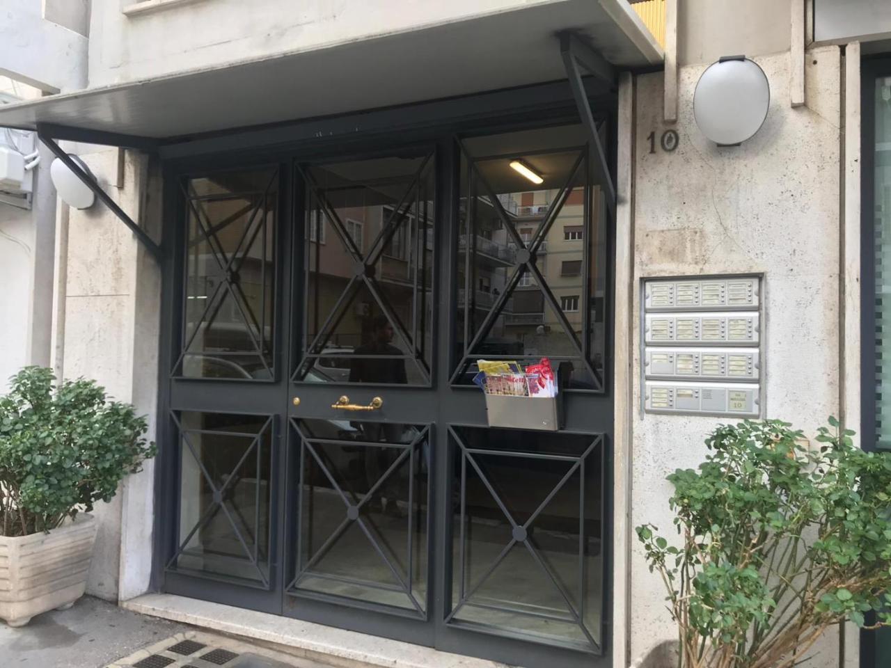 Bed and Breakfast Dormi A Roma Exterior foto